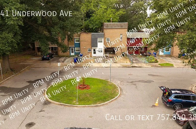 1241 Underwood Ave — Photo 11