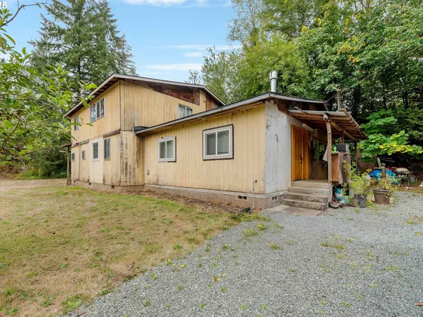 64175 Solari Rd, Coos Bay, OR 97420