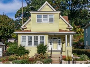 74 2nd St, Fairfield, CT 06825