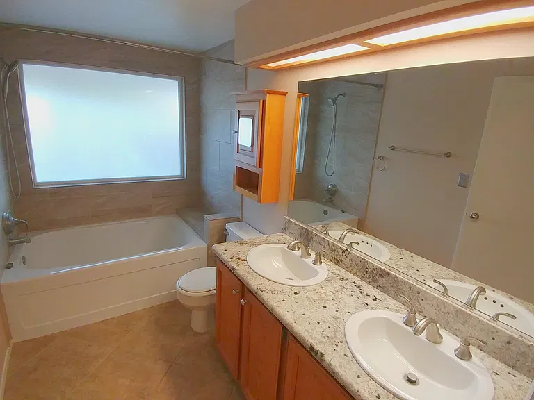 9901 Meandering Creek Ct — Photo 9