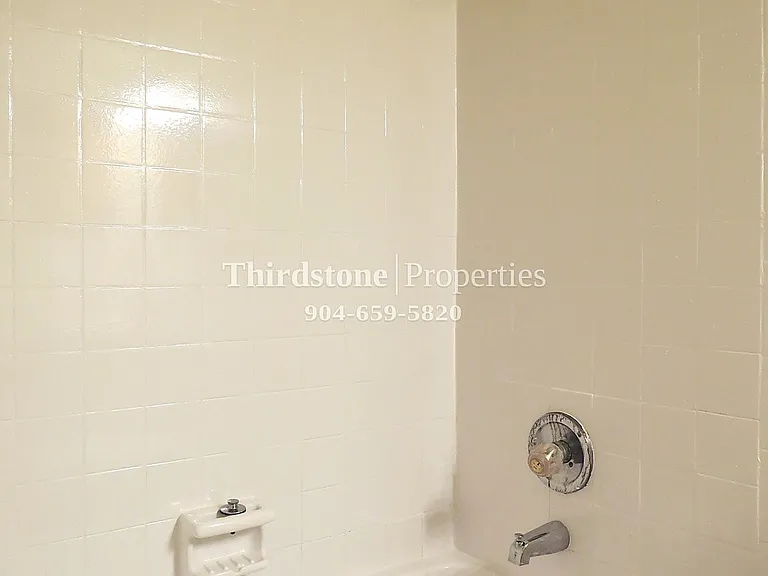 1324 Jefferson Ave #D — Photo 16