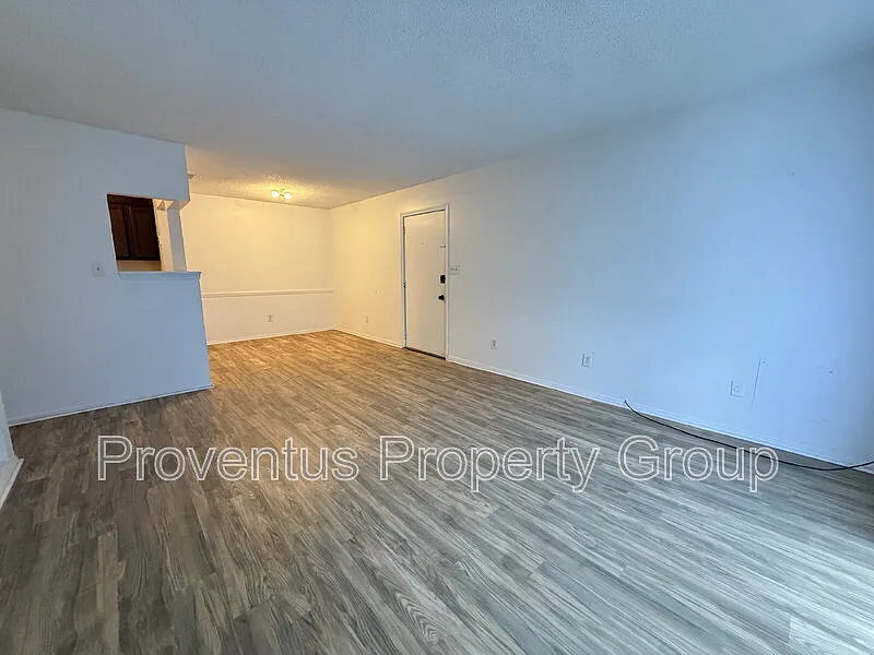 2 bed, 2.0 bath, 937 sqft, $1,200 — Photo 4