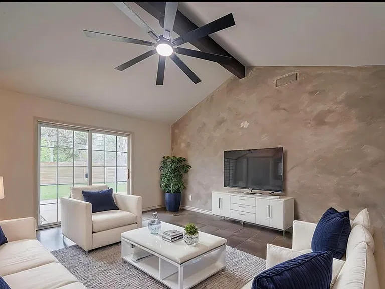 11723 Hillcroft St — Photo 4