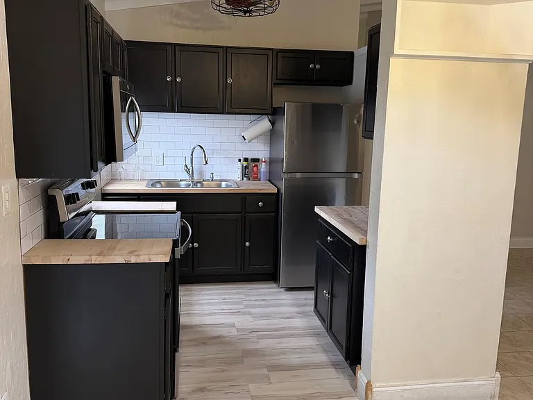 804 SW 24th Ave — Photo 5