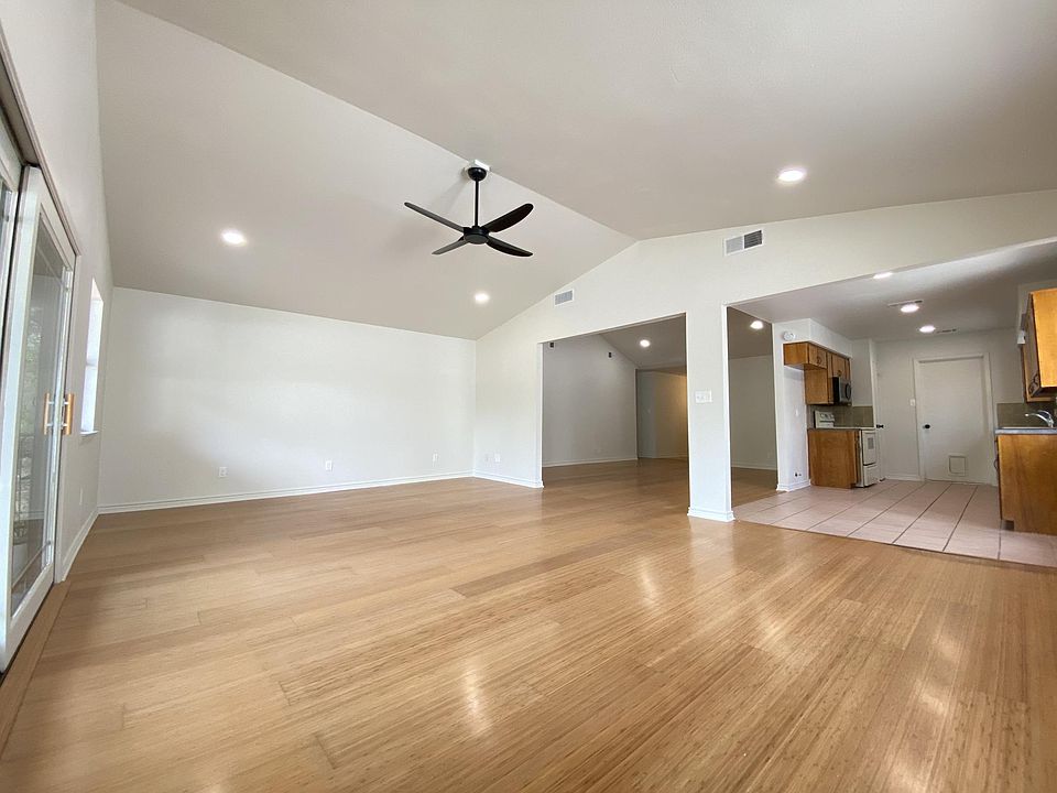 dining area bonus living area or office