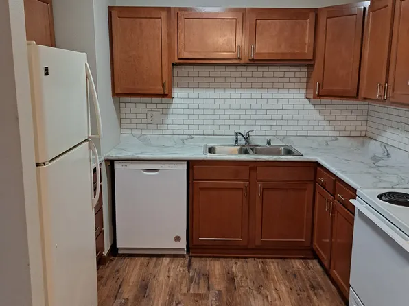 907 Tayco St #7, Menasha, WI 54952