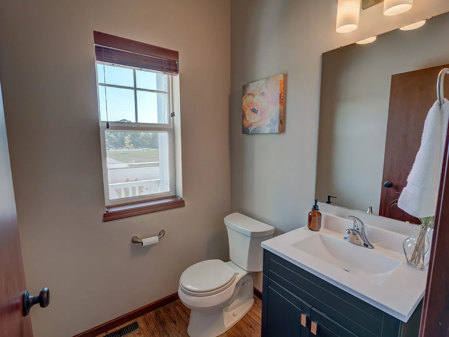 3 bed, 3.5 bath, 2520 sqft, $3,250 — Photo 4