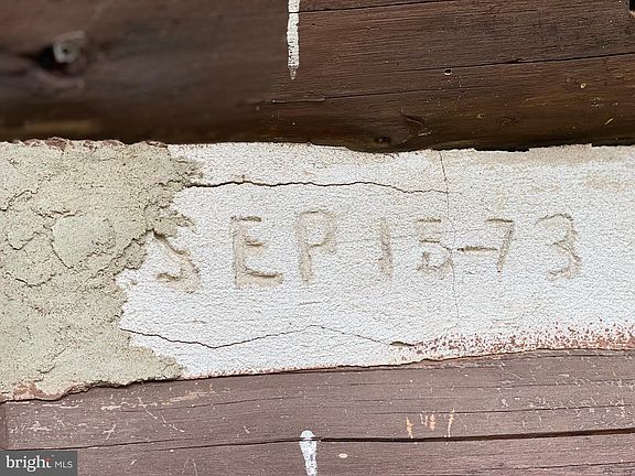 4th image of 914 Plains Rd