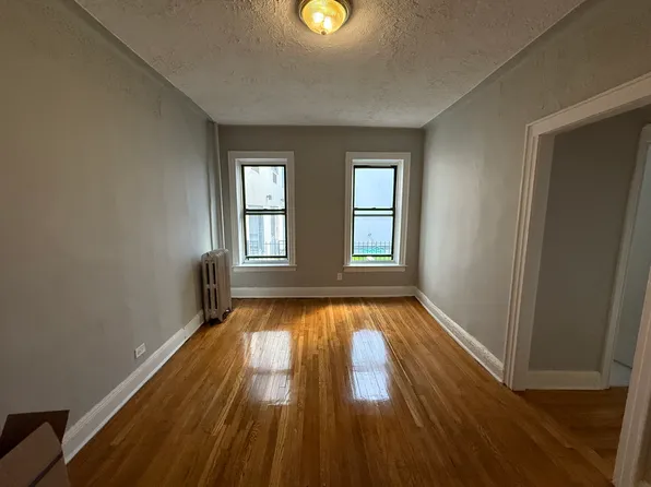 11-25 46th Road image 6 of 7