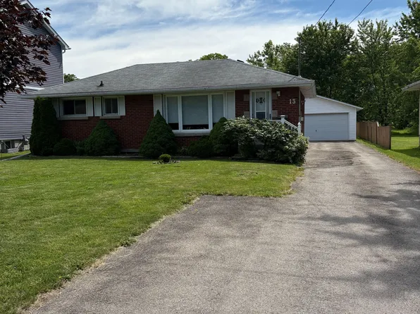 13 Bosnich Ave, Welland, ON L3C 2W6