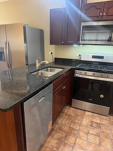 2724 W Lunt Ave #1N Photo 1