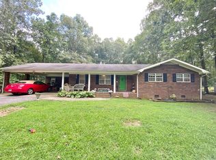 1128 Holly Grove Cir, Dalton, GA 30721