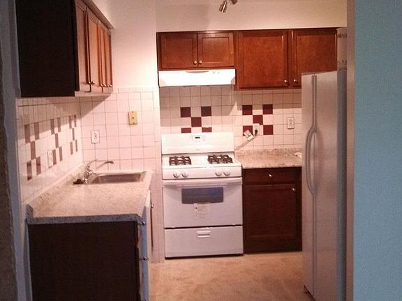 2nd image of 4410 Briarwood Ct N APT 9