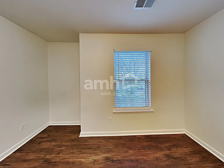 977 Grenier Ter — Photo 18