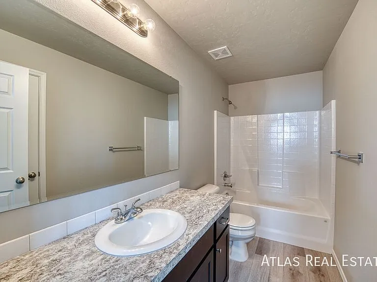 2711 W Balboa Dr — Photo 23