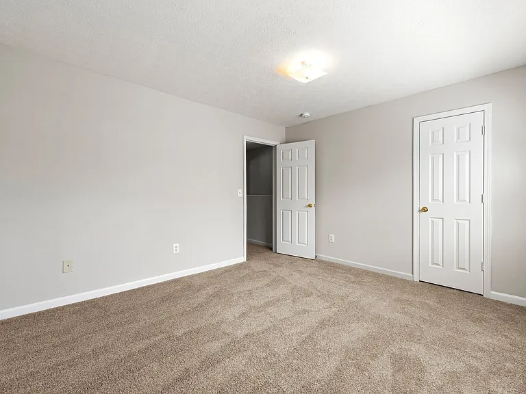 Westshire Townhomes — Photo 19