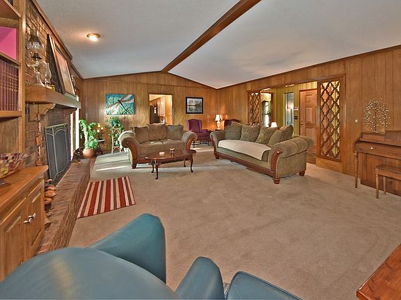 3rd image of 1425 Pine Oak Dr