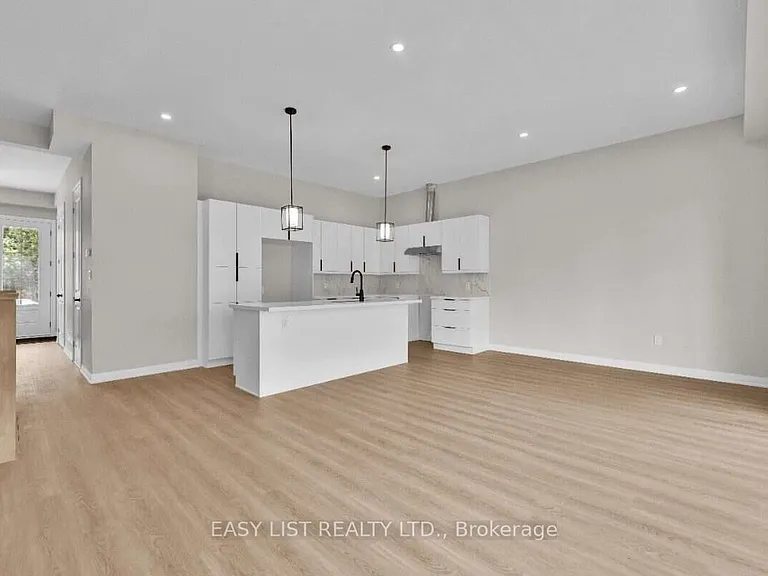 115 Ivy Cres — Photo 10