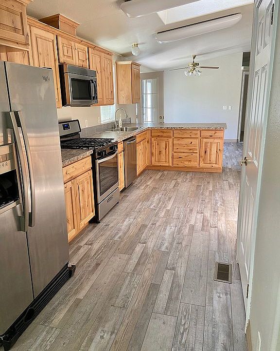 2nd image of 564 N 2nd St