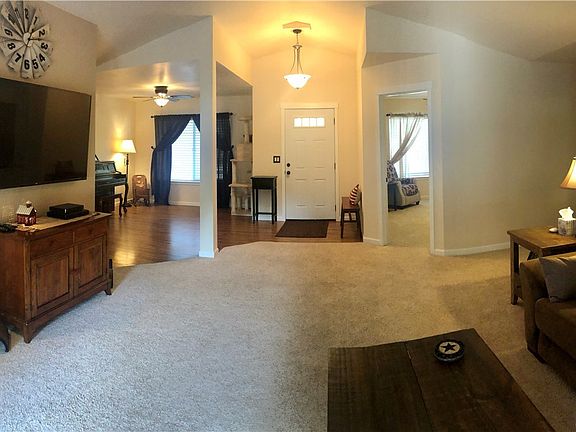 4th image of 13915 Tomcat Ln SE