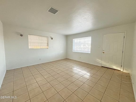 3rd image of 4724 Sierra Madre Dr