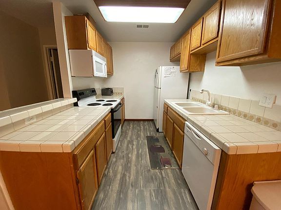 4th image of 259 N Capitol Ave Unit 275