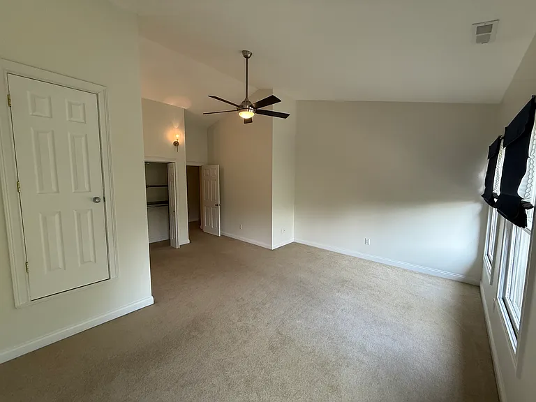 324 Mulberry St — Photo 35