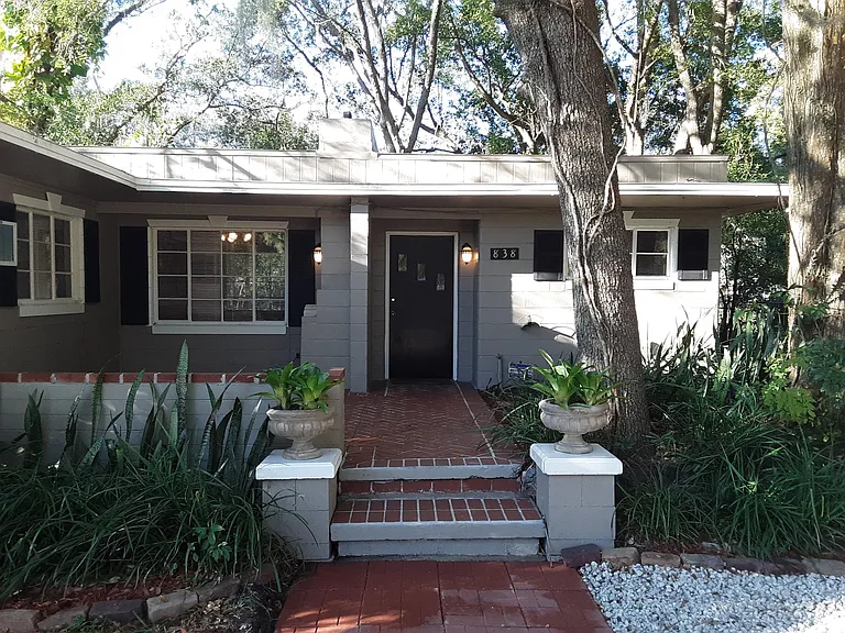 838 Rosalia Dr — Photo 1