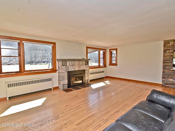 2nd image of 2327 Wigwam Park Rd