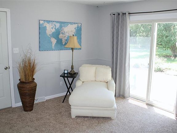 4th image of 3750 Thorncrest Dr