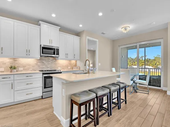 2561 Seychelles Dr #308, Naples, FL 34112