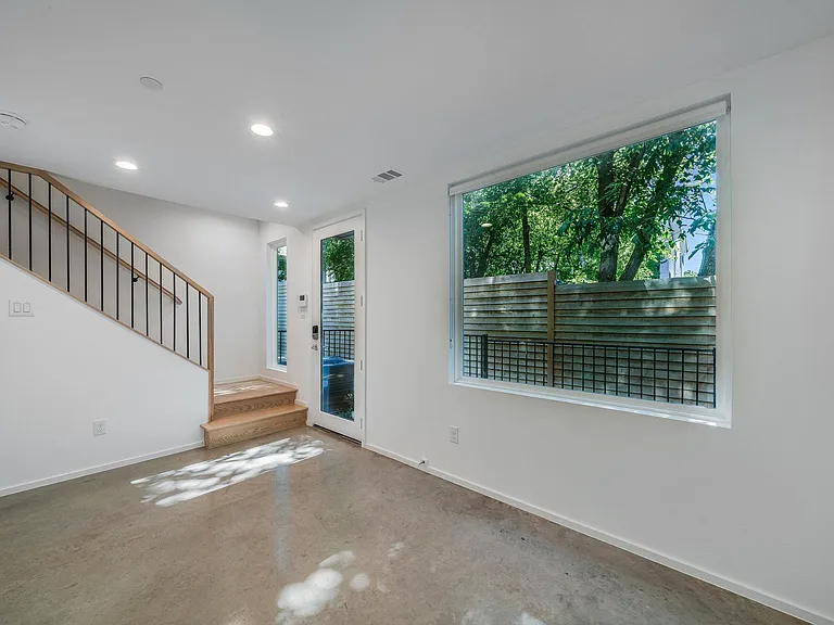 5931 Ross Ave #201 — Photo 5