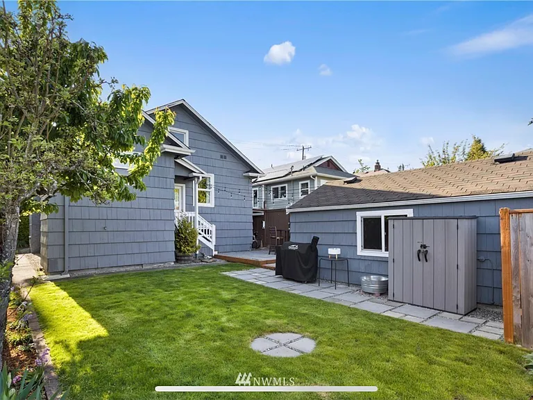 5018 35th Ave NE — Photo 16