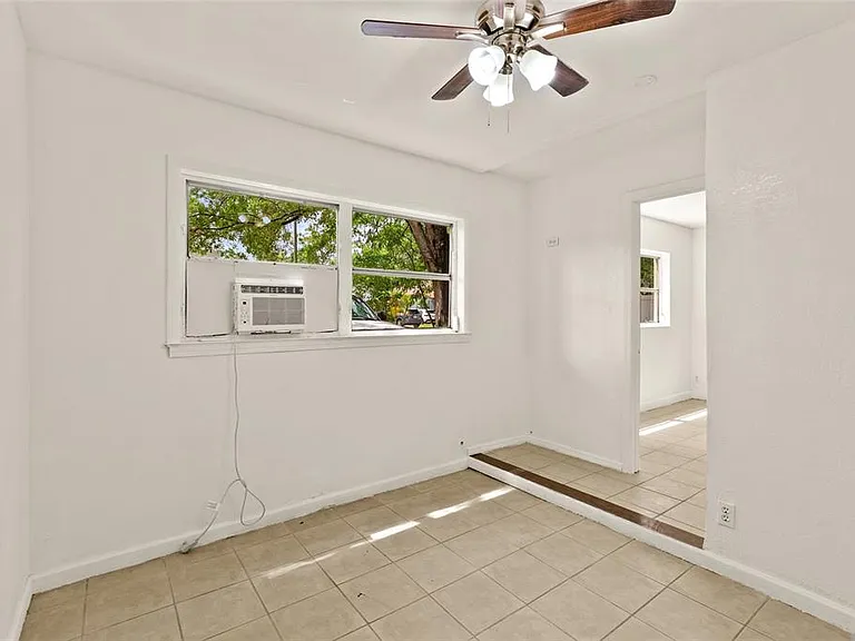 4222 18th St N — Photo 12