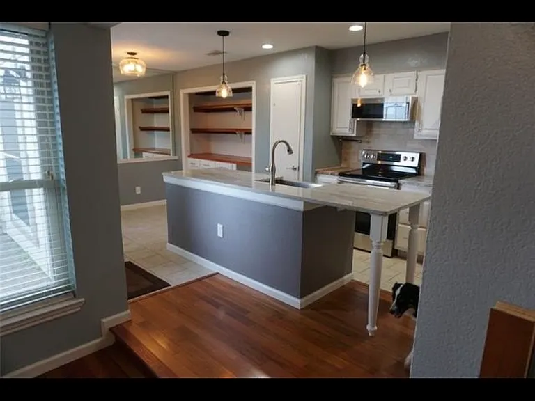 714 E Wall St #106 — Photo 3