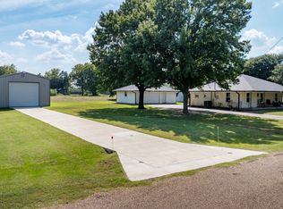 302 Santa Rosa Ranch Rd #R, Trinidad, TX 75163