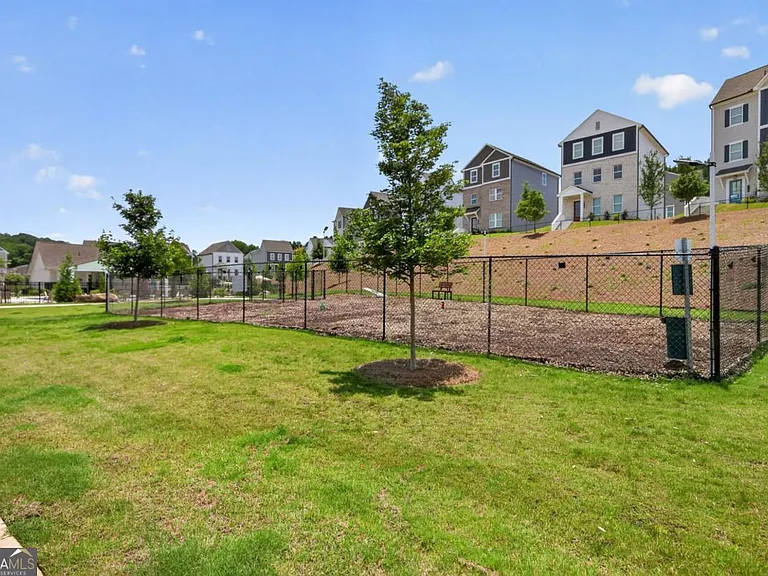 1445 Creekside Cir — Photo 36