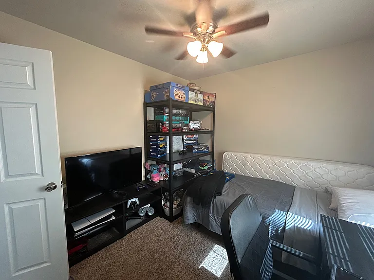 305 Ehlinger Dr #D — Photo 7