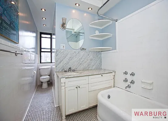 Sold by Warburg | media 7