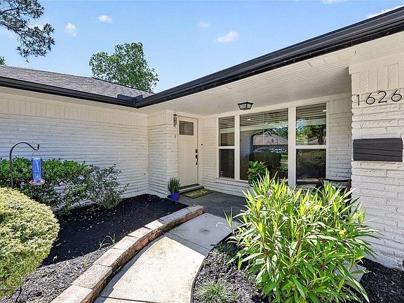 2nd image of 1626 Seagate Ln