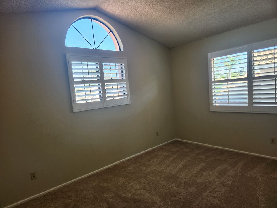 2nd image of 1170 Casa Bonita Way