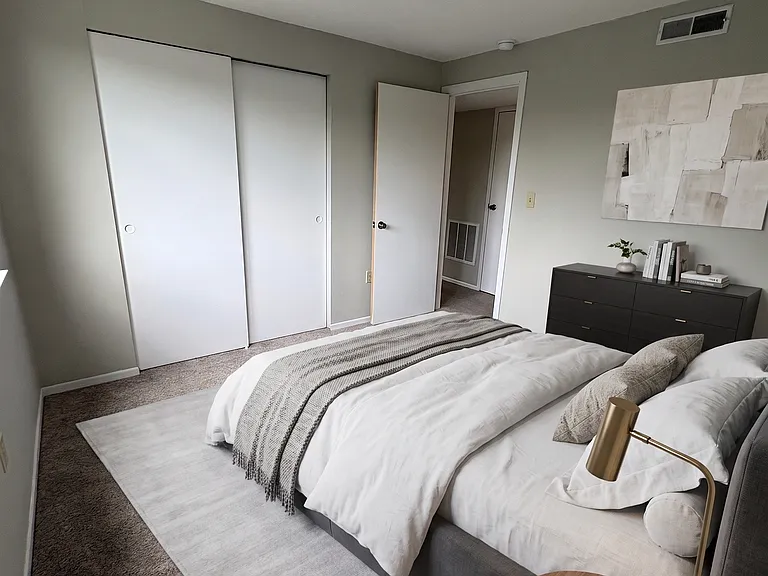 St. Clair Woods Apartments — Photo 8