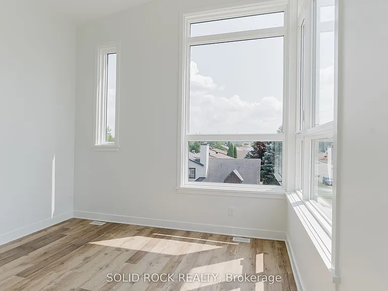 845 Champlain St #9 — Photo 8