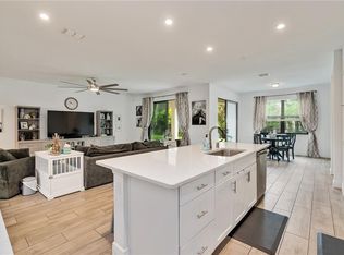 6245 Arcadia Sq, Vero Beach, FL 32966