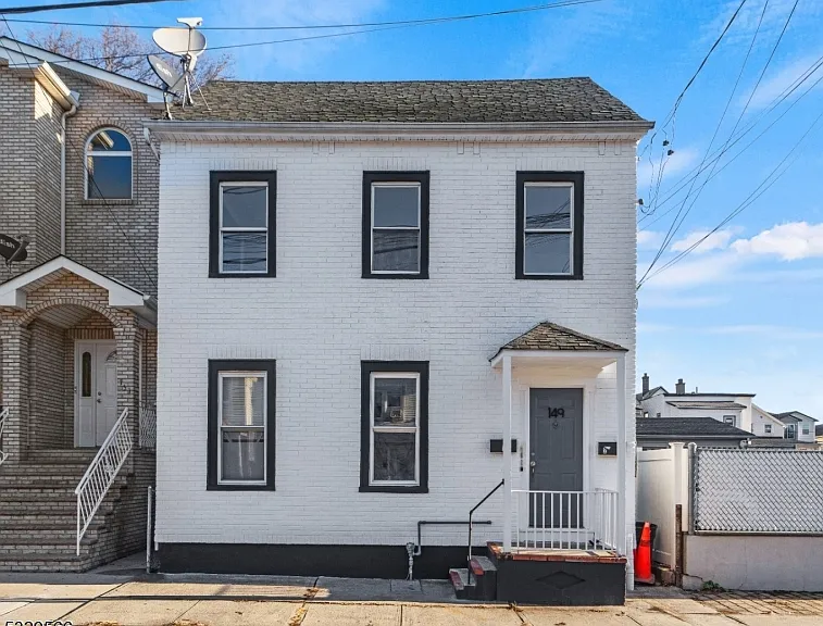 149 S Park St #2 — Photo 1