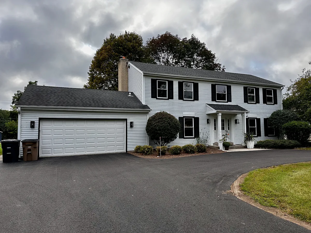 Front left of house - 9429 N Waverly Dr