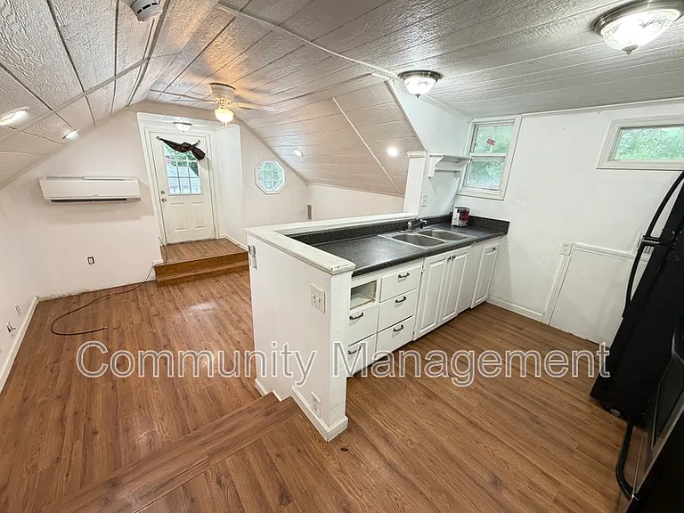 18819 Greenwell Springs Rd #D4 — Photo 3