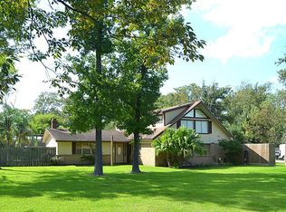 108 Maple St, Highlands, TX 77562