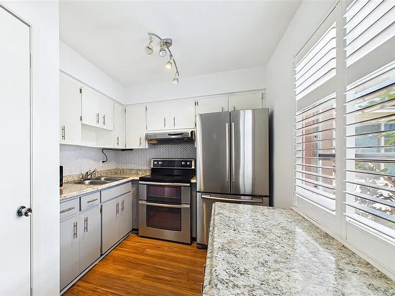 325 Sky Loch Dr W — Photo 11