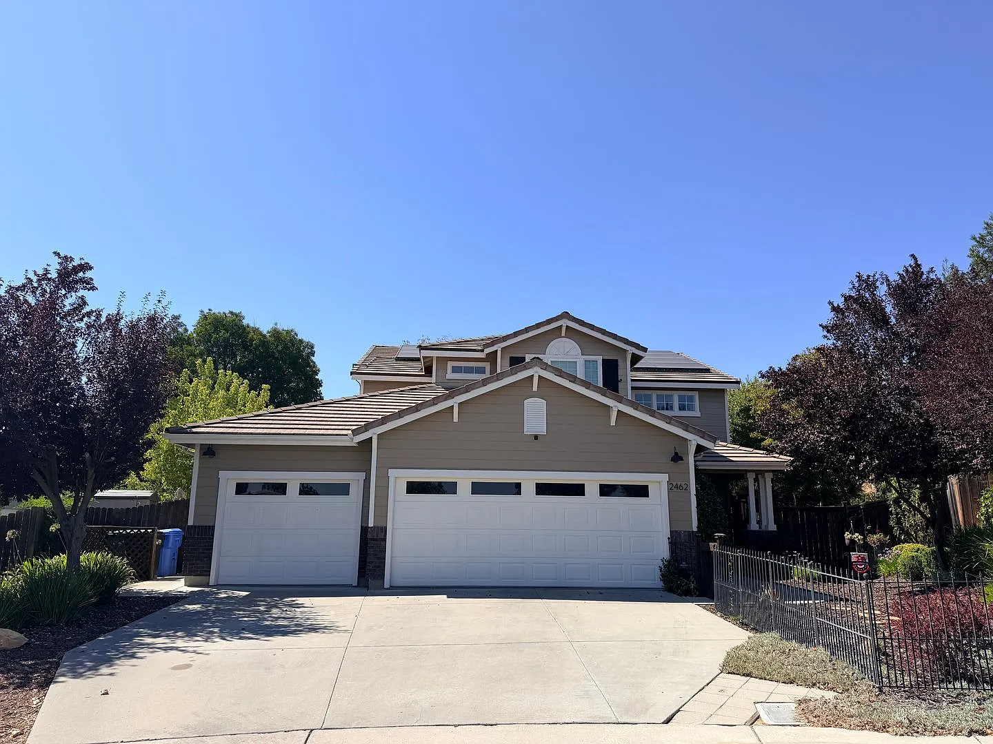 Spacious Five-Bedroom Home with Solar and Tesla Powerwalls — Photo 3